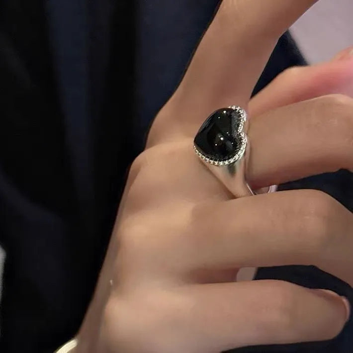 S925 sterling silver ring with black agate heart design and adjustable opening