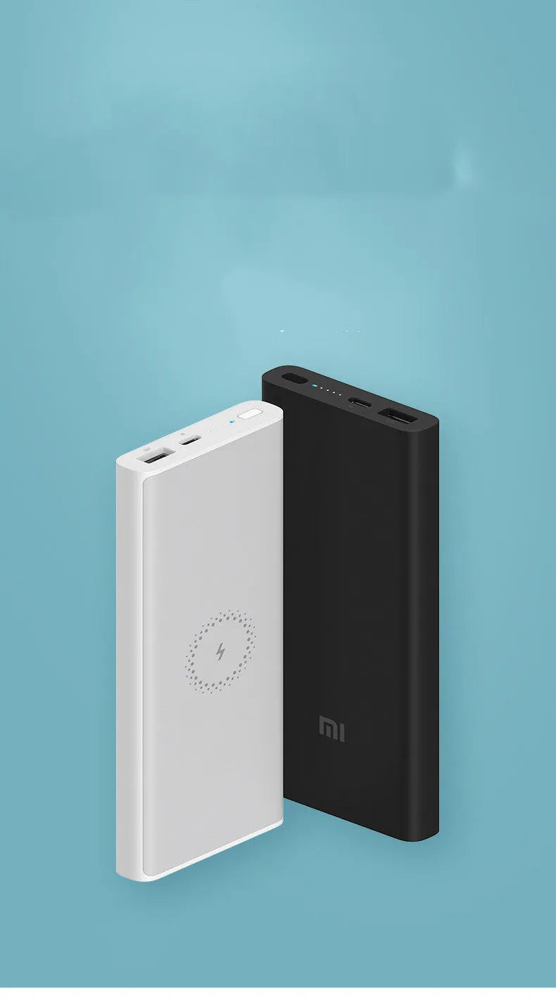 White and black large capacity 10000mAh power bank with USB Type-C port