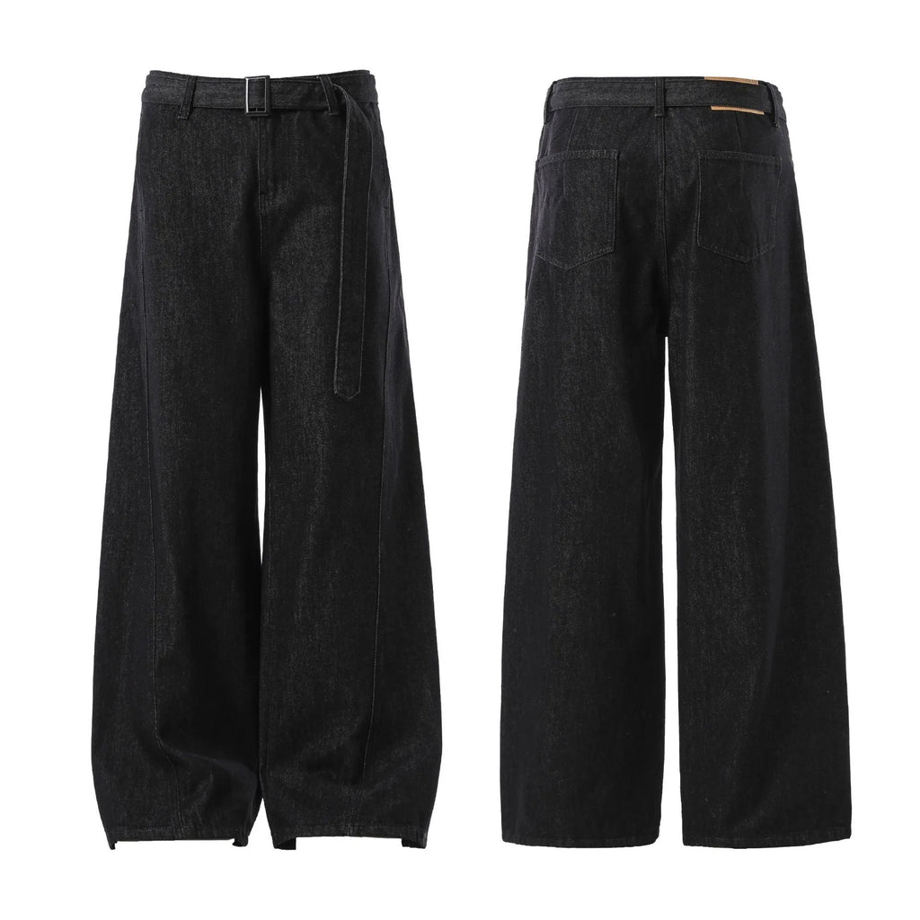 Black straight-leg jeans with high waist, gold detailing and American retro style