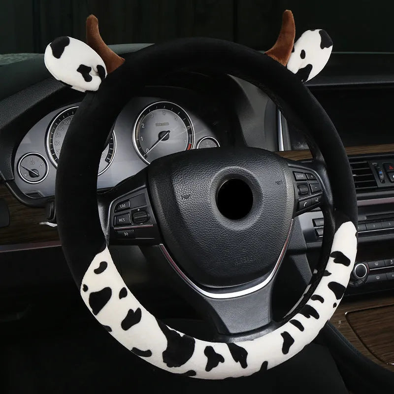 Plush car steering wheel cover in soft fabric with 38cm diameter measurement