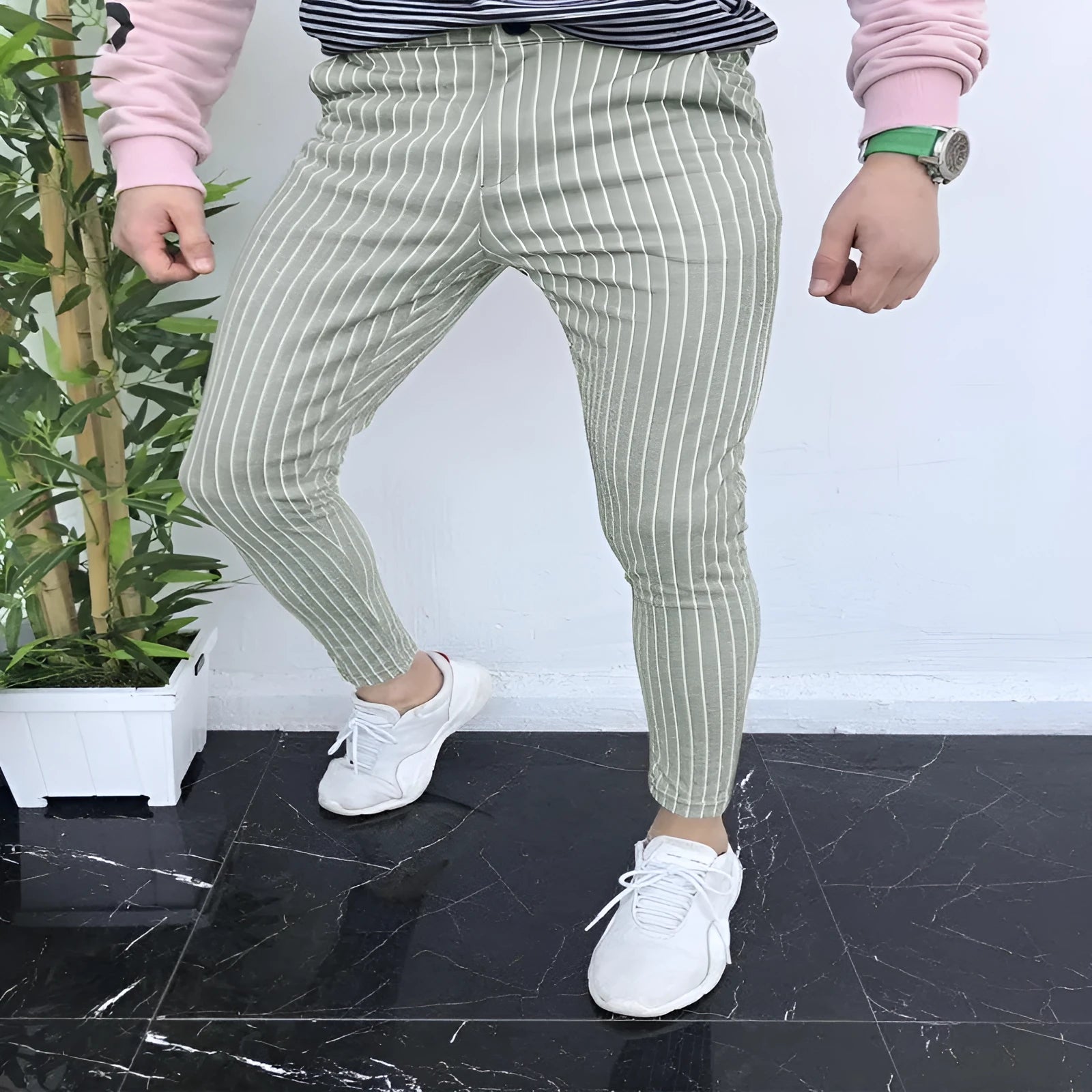 Men's slim-fit plaid trousers with 3D printed pattern, straight leg design and elastic fabric