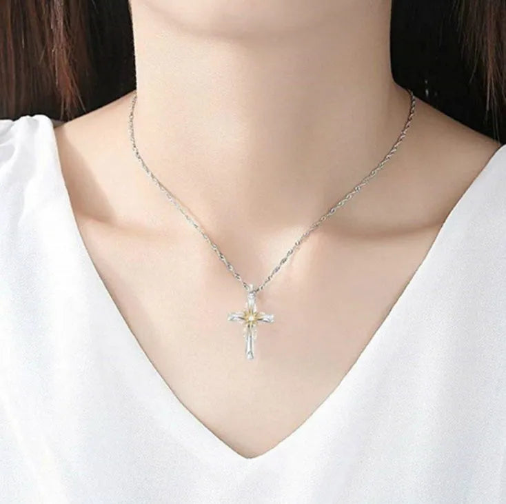 Octagonal star cross alloy pendant in silver tone on ring chain necklace, 22x15mm size