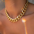 Gold thick chain necklace for women with 32cm length and alloy construction