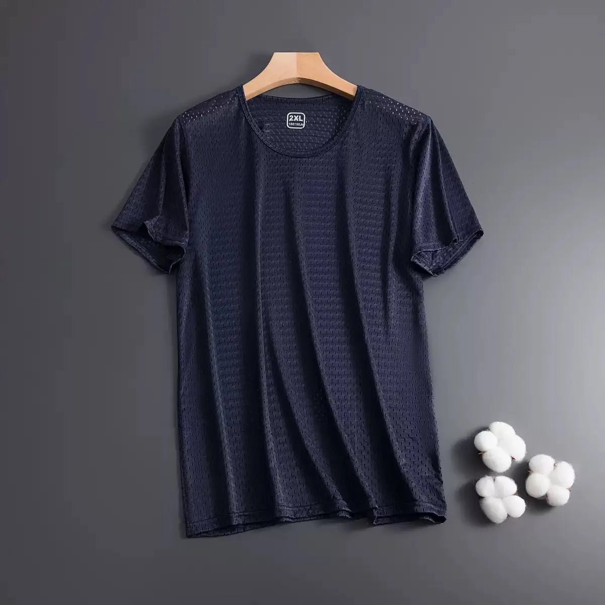 Men's ice silk short sleeve T-shirt in solid colours with crew neck and loose fit