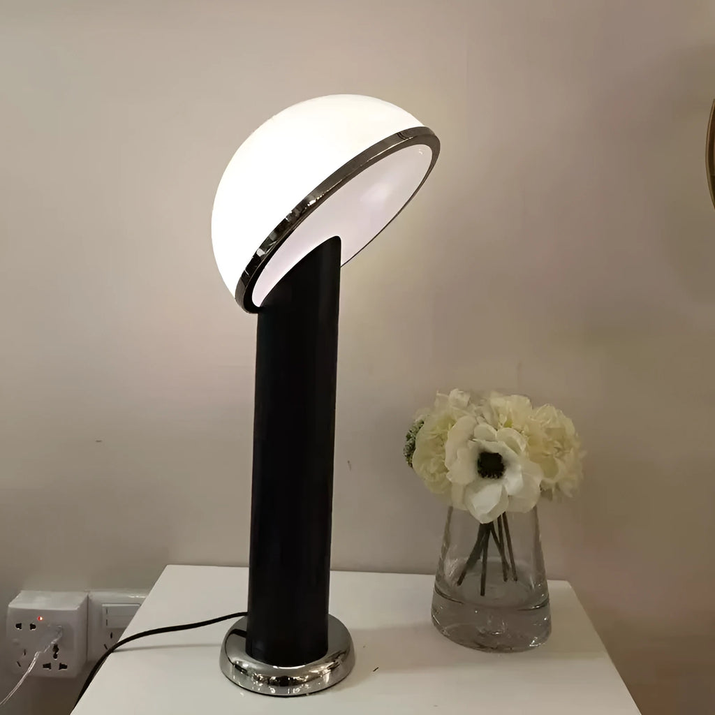 Modern minimalist metal desk lamp 220x600mm on a desk