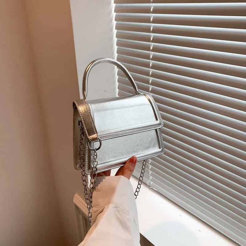 Retro PU crossbody bag in horizontal square shape with sewing line detail