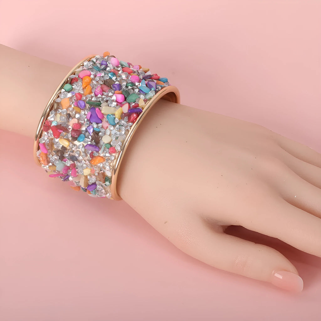 Women's retro C-shaped opening bracelet in zinc alloy with electroplated gravel colour finish, colour YR3019
