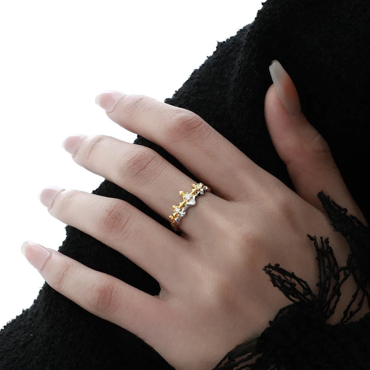 Princess knight couple rings with adjustable opening in electroplated white gold and black gold colours