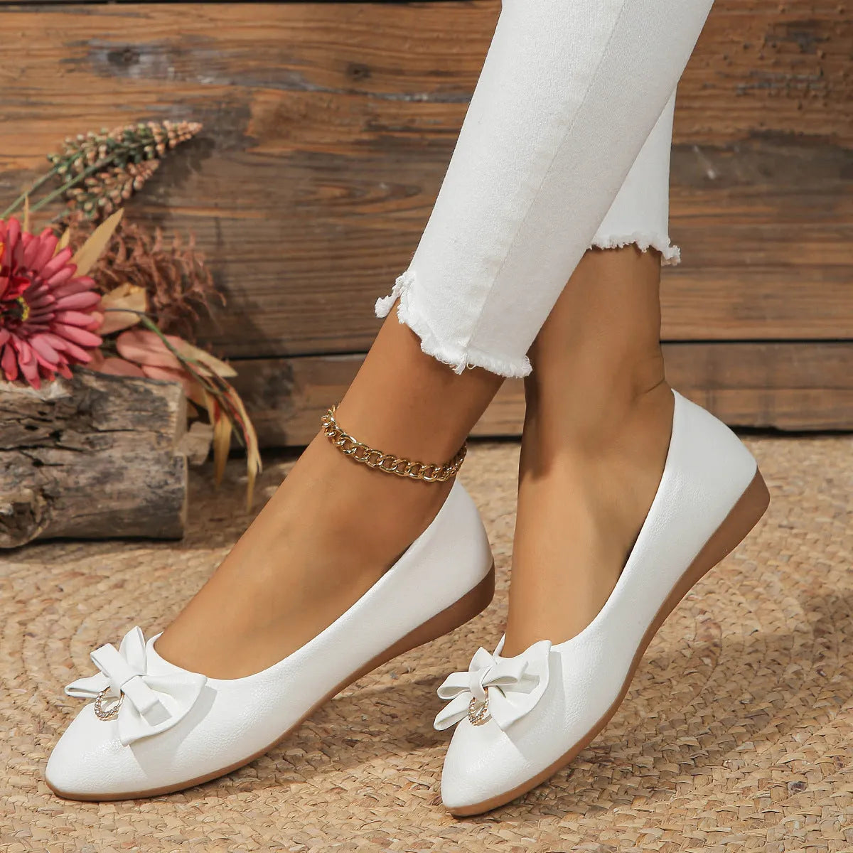 Plus size women's casual flat shoes with bowknot decoration in artificial PU material