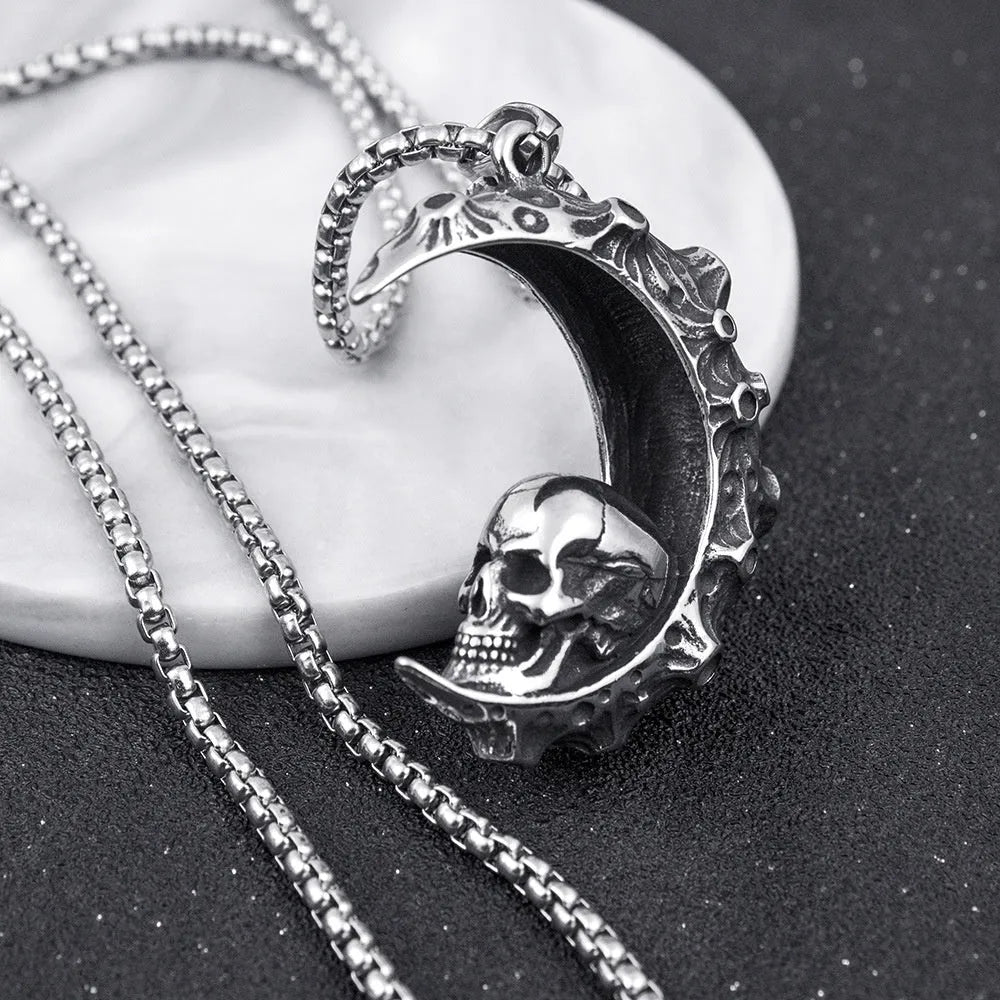 Men's stainless steel necklace with alloy pendant in silver sports style design