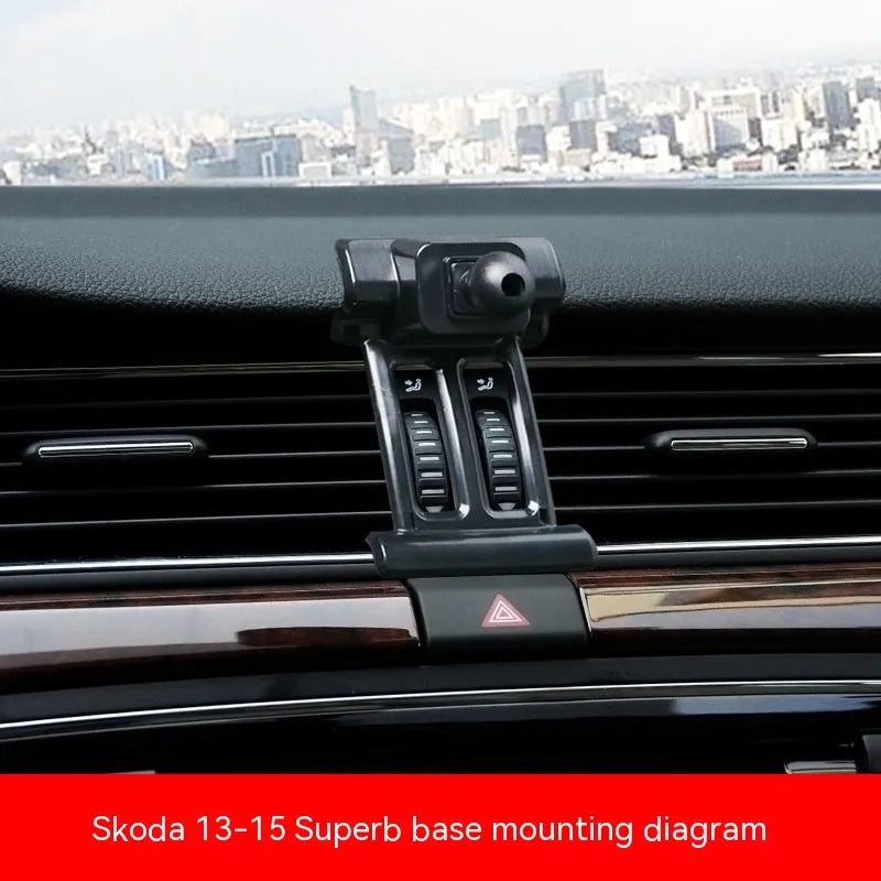Snap-on car phone bracket for Škoda vehicle air outlets with model compatibility labels