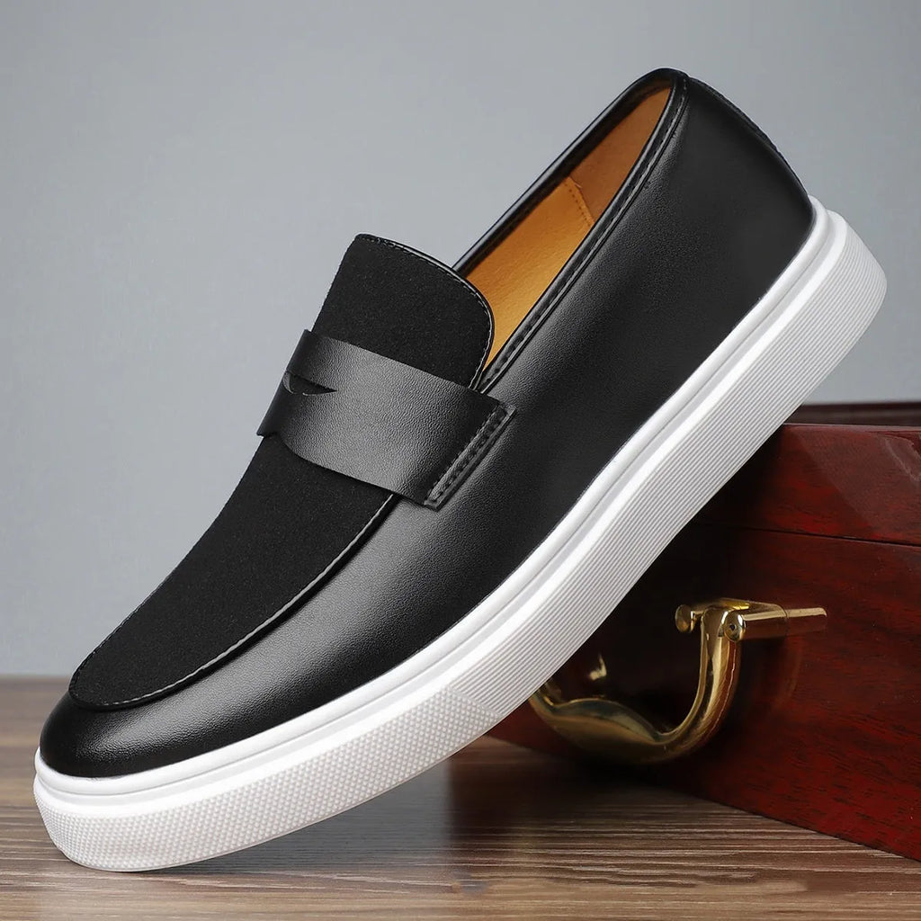 Men's slip-on gommino British style casual shoes in black with tassel detail, mid heel, and round toe