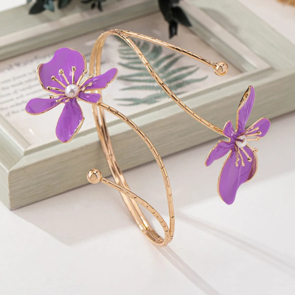 Personalised fashion pattern hollow armband lines in alloy with adjustable wrist bracelet design