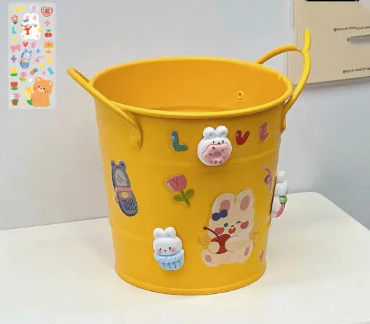Round metal desktop pen holder in a choice of ten colours and decorative sticker patch designs.