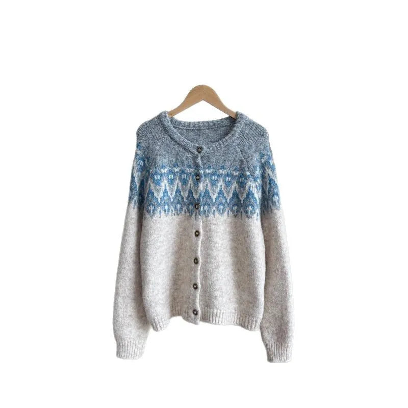 Women's loose-fit jacquard knit sweater coat with contrasting colours in milky white.