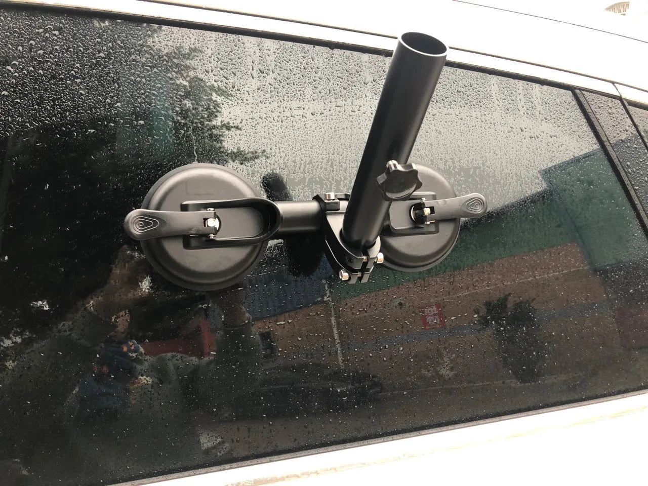 Black off-road car sucker base for flagpole mounting with round suction cup