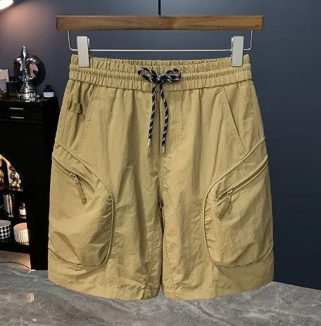Men's camouflage cargo shorts with cargo pockets and loose fit in cotton blend fabric