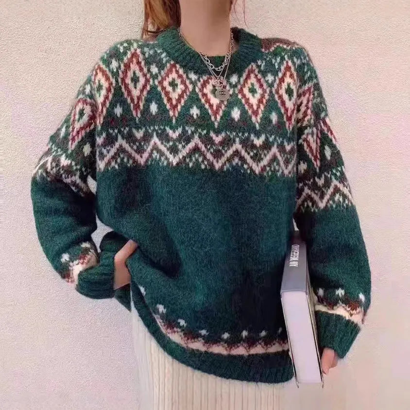 Loose striped pullover knitted top in polyester with long sleeves