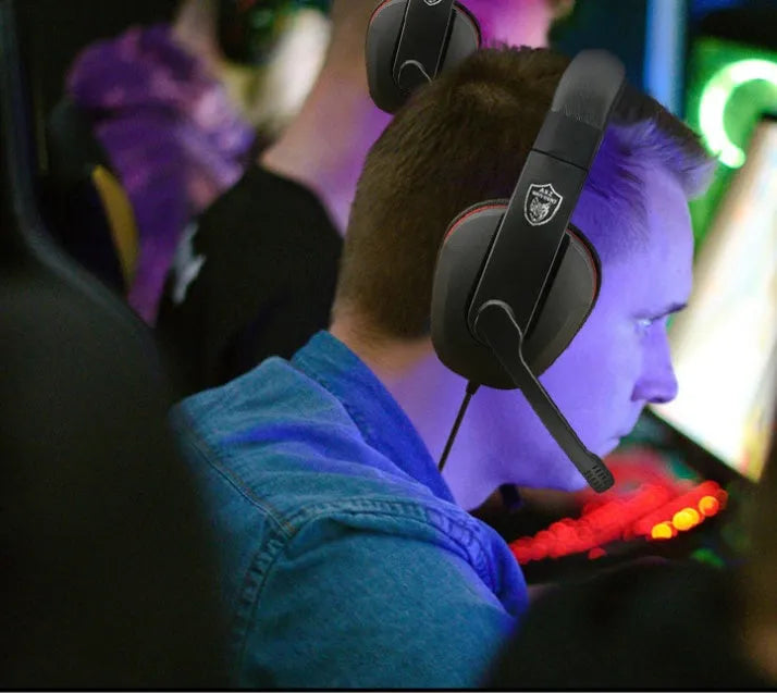 Black wired computer gaming headset with 40mm speakers and 1.2 metre cable