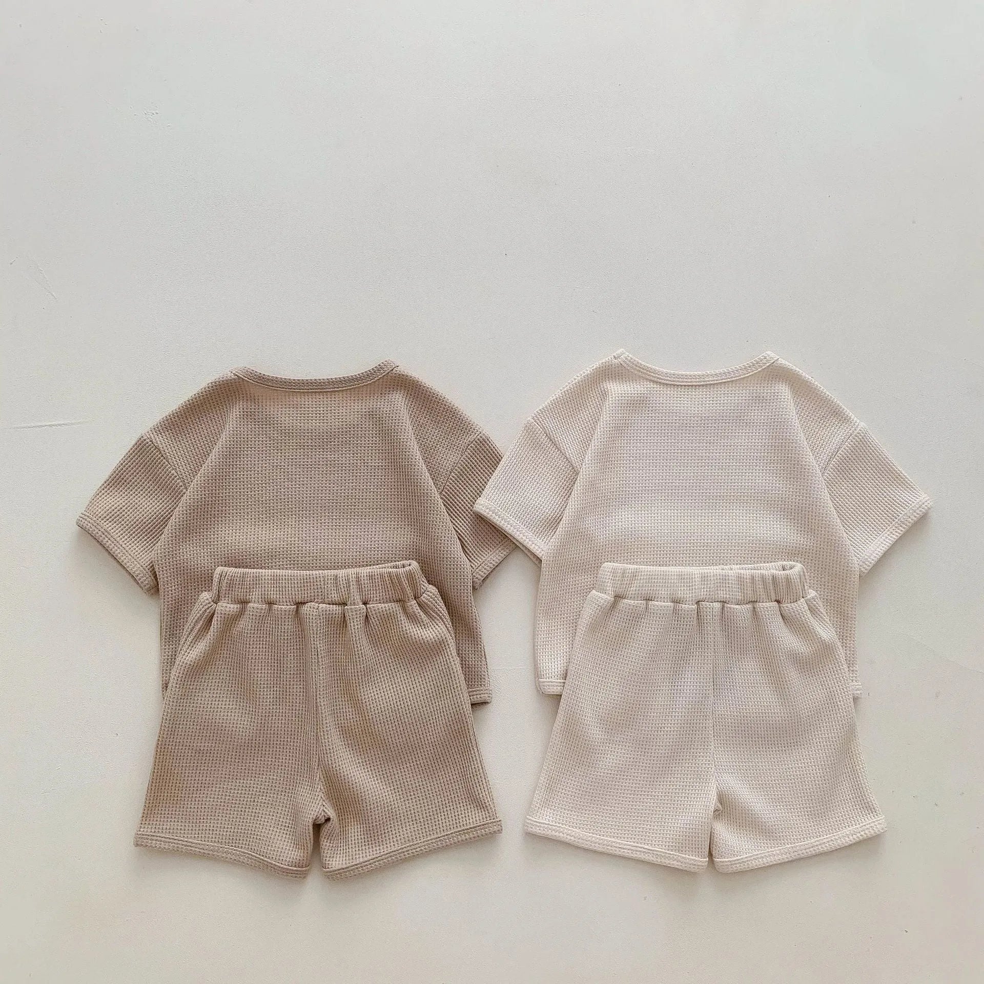 Unisex baby summer two-piece cotton bear top and shorts suit in beige