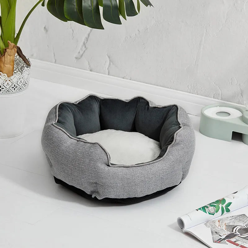 Octagonal pet bed with removable mat in soft wool point design for cats and small dogs