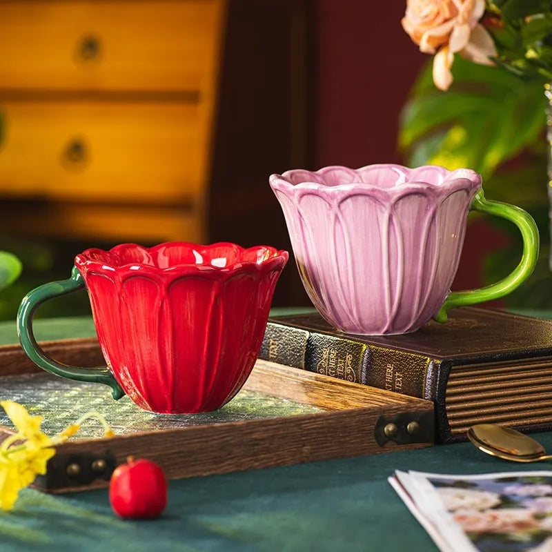 Ceramic breakfast cup with floral pattern, 500ml capacity, in red or purple pastoral style.