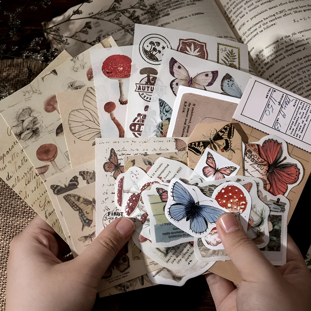 Hand account material set with six retro room notes style packs, 30 patterned sheets, sizes 50mm to 150mm