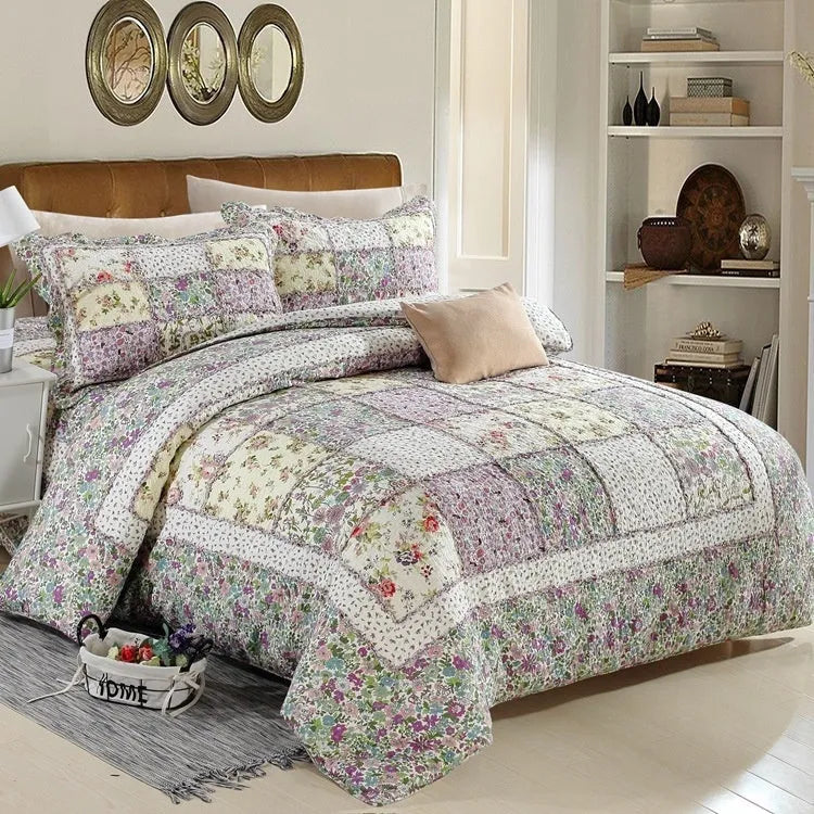 Pure cotton quilted three-piece bedding set with bed cover and two pillowcases in Korean-style pattern