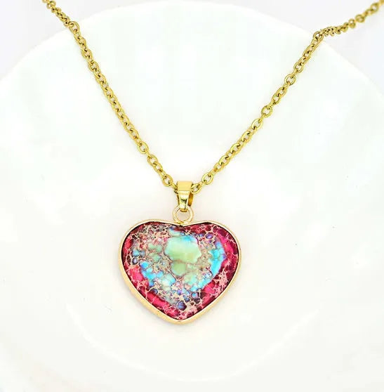 Heart-shaped emperor stone necklace in red and purple with natural stone pendant