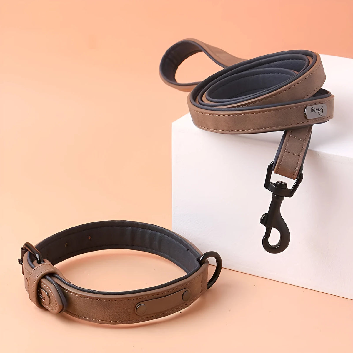 Adjustable dog collar in multiple colours with double-layer PU and microfiber construction
