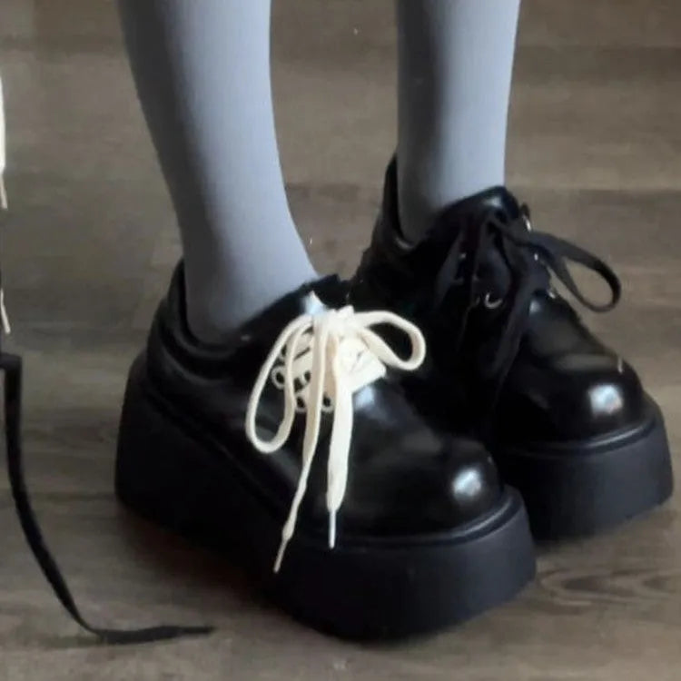 Matte black retro women's lace-up shoes with 6-8cm English muffin heel and thick rubber sole