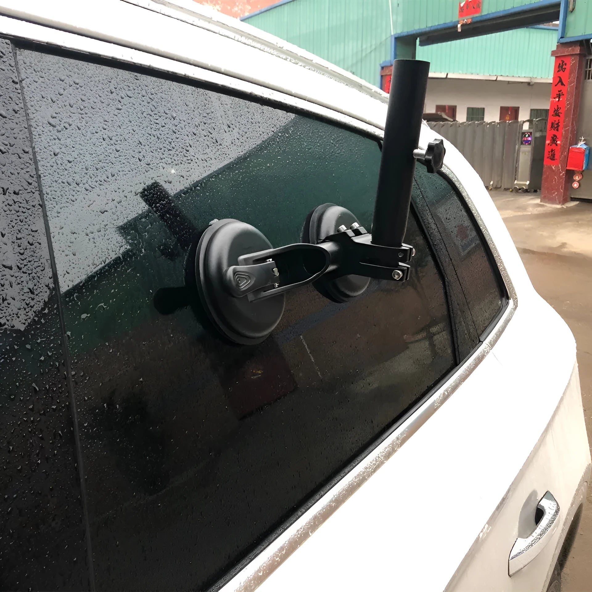 Black off-road car sucker base for flagpole mounting with round suction cup