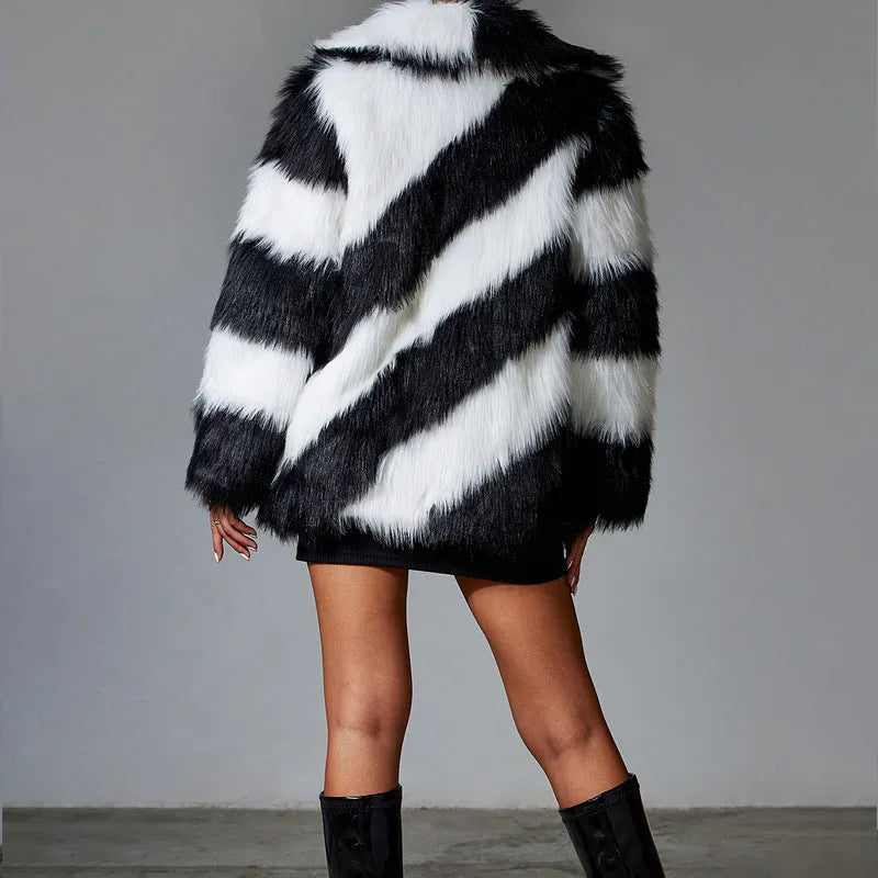 Faux fur coat with contrast lapel and fur collar in polyester fabric