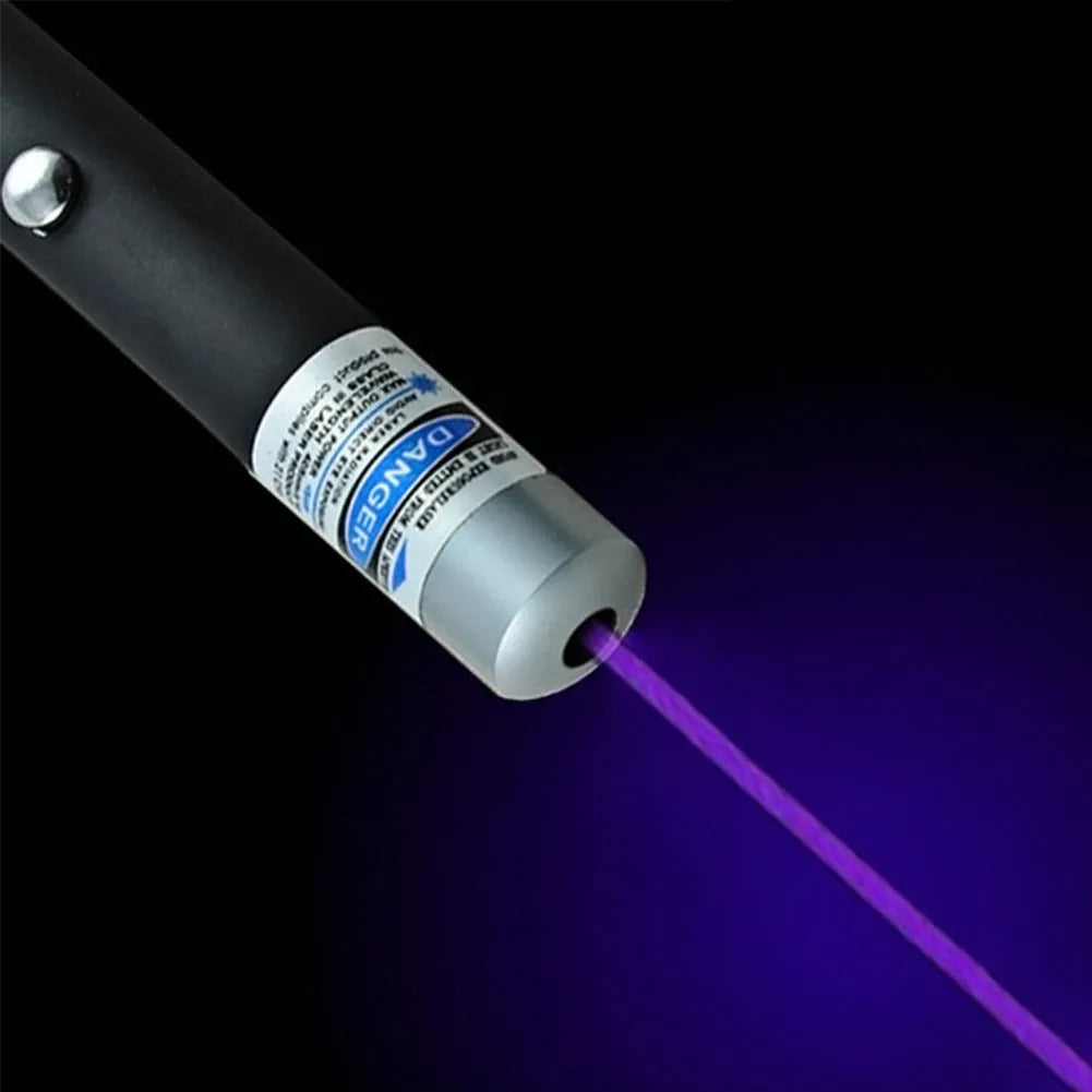 Black pen-shaped 5mW laser pointer with copper and aluminium body, single point beam