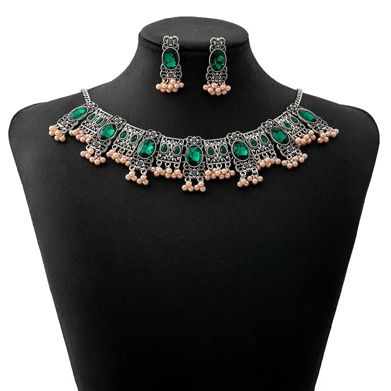 Vintage emerald earrings and necklace set with square tassel bead pendant and O-ring chain in retro ethnic style, colour E1474-2