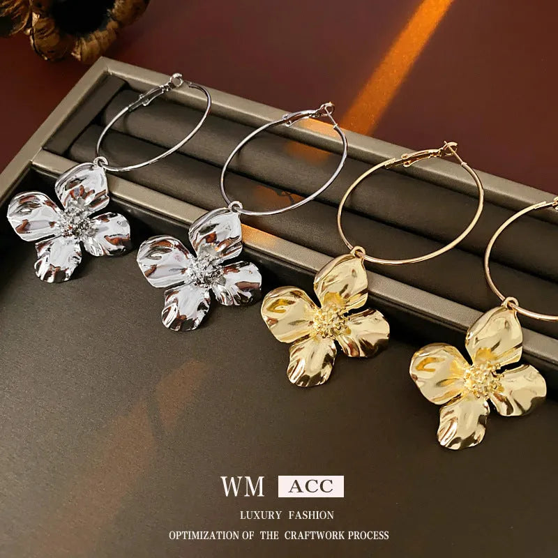 Silver needle detail flower earrings with geometric vintage design in gold or silver electroplated finish