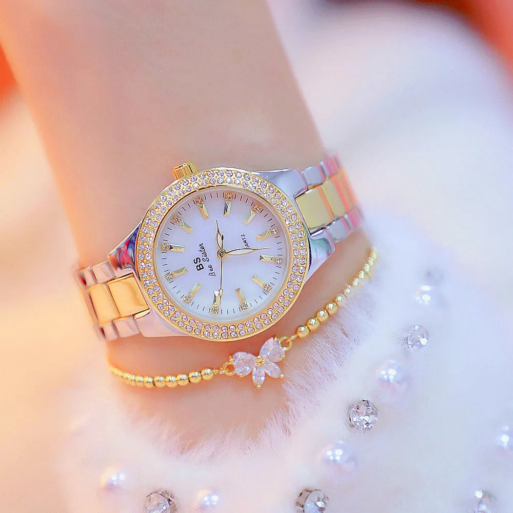 Ladies' linked watch with full diamond-set dial, 3.5cm case, 1.5cm band, gold or silver vacuum-plated finish.
