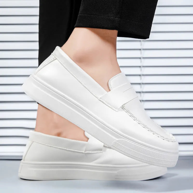 British-style men's casual leather shoes with round toe in white, black and white, and khaki colour options