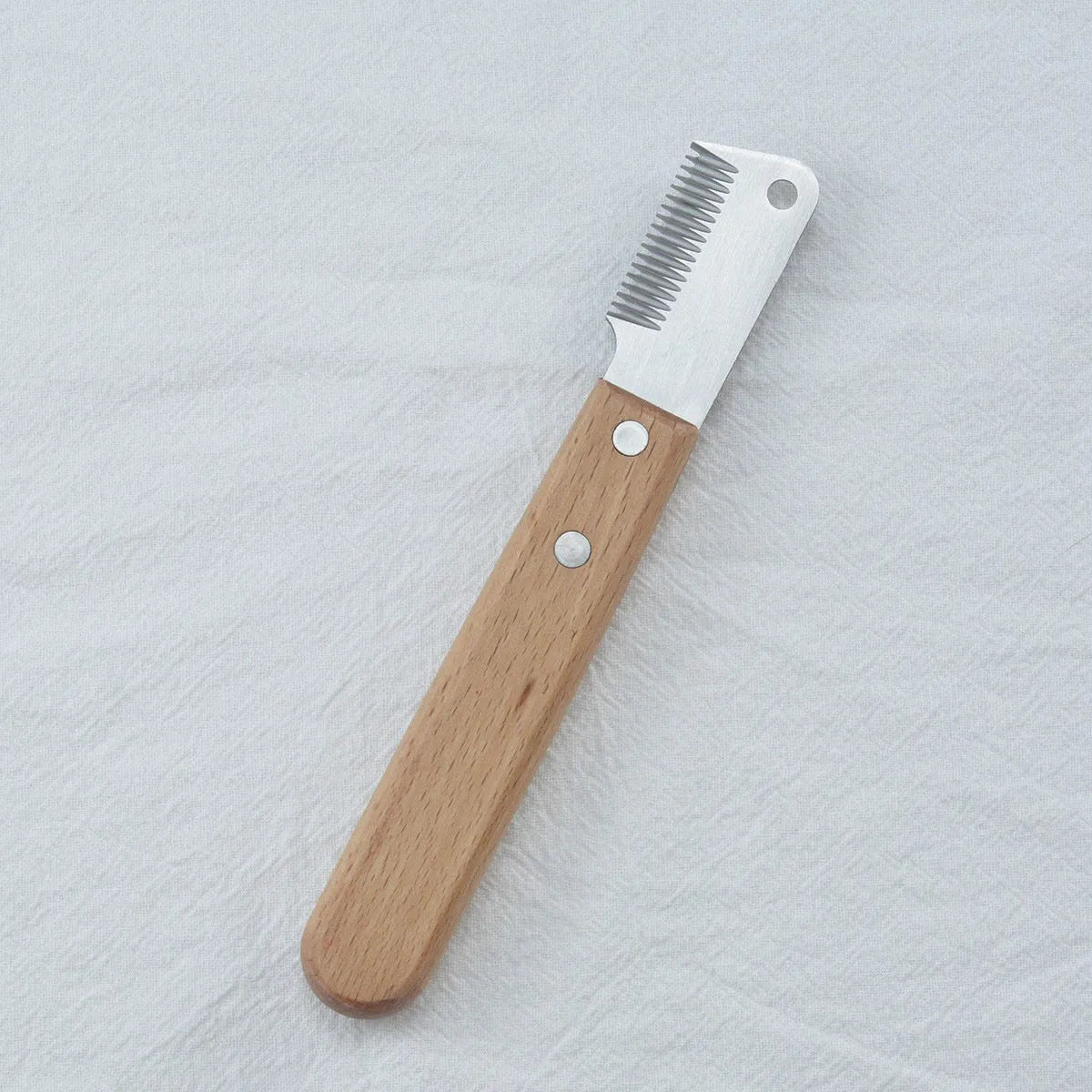 Wood handle pet stripping comb for grooming cats and dogs with metal fittings