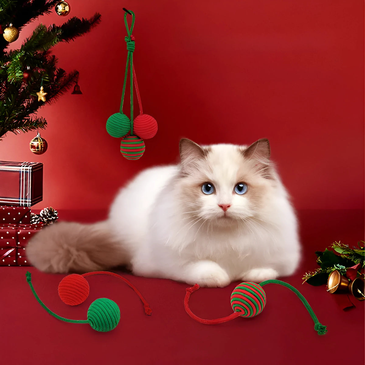 Christmas cat toy with cotton rope ball and sisal ball in green and red, hanging decoration for cats