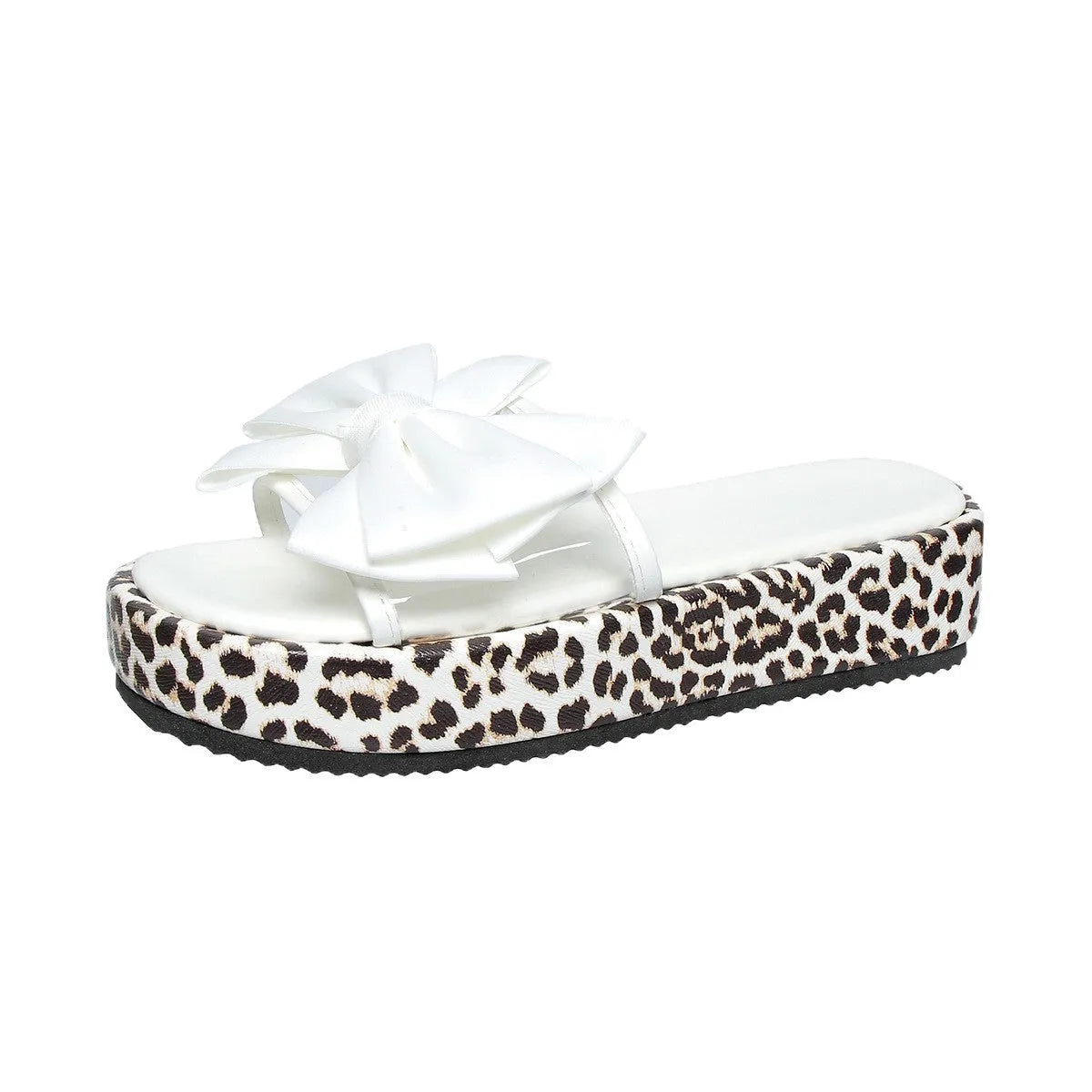 Women's leopard print beach slippers with thick sole and round toe design