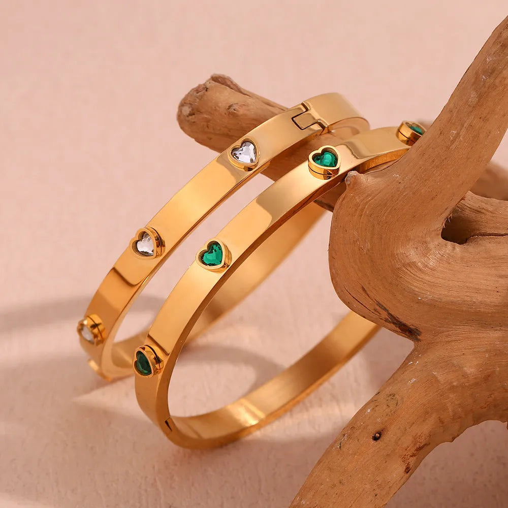 Stainless steel women's bracelet with micro-inlaid peach heart in golden-green or golden-white diamond electroplated finish