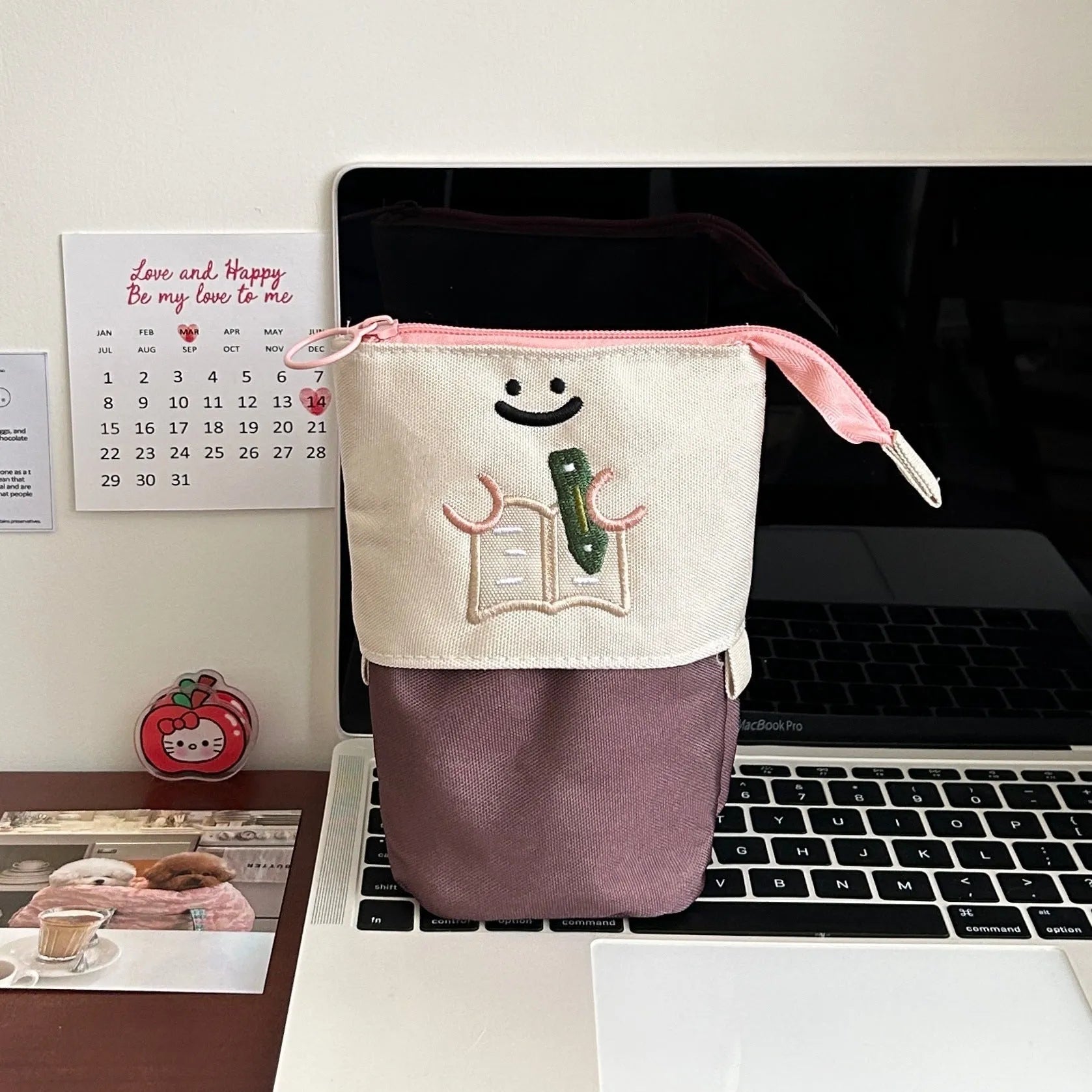 Brown Korean-style cartoon pencil case with Oxford fabric and collapsible design measuring 17x14cm