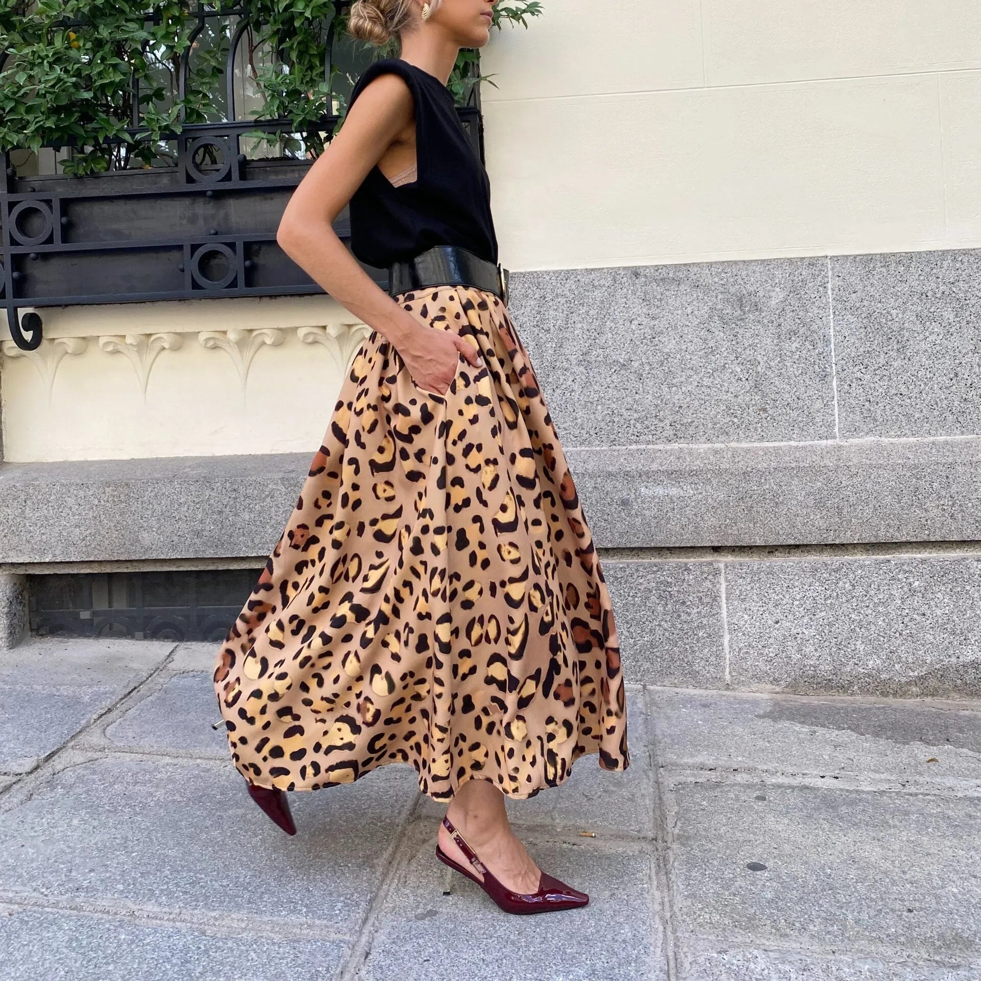 Brown leopard print women's A-line long skirt with elastic waistband