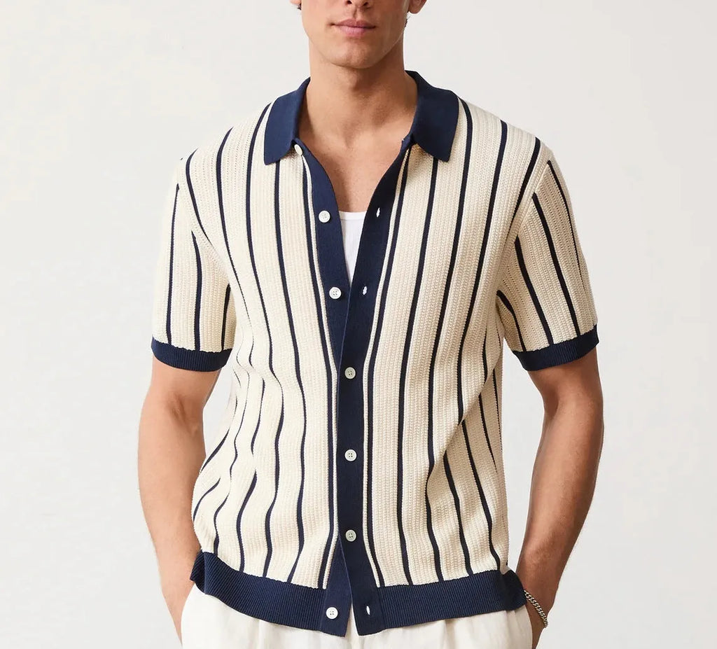 Men's white asymmetrical knitted shirt with lapel collar and short sleeves in British style