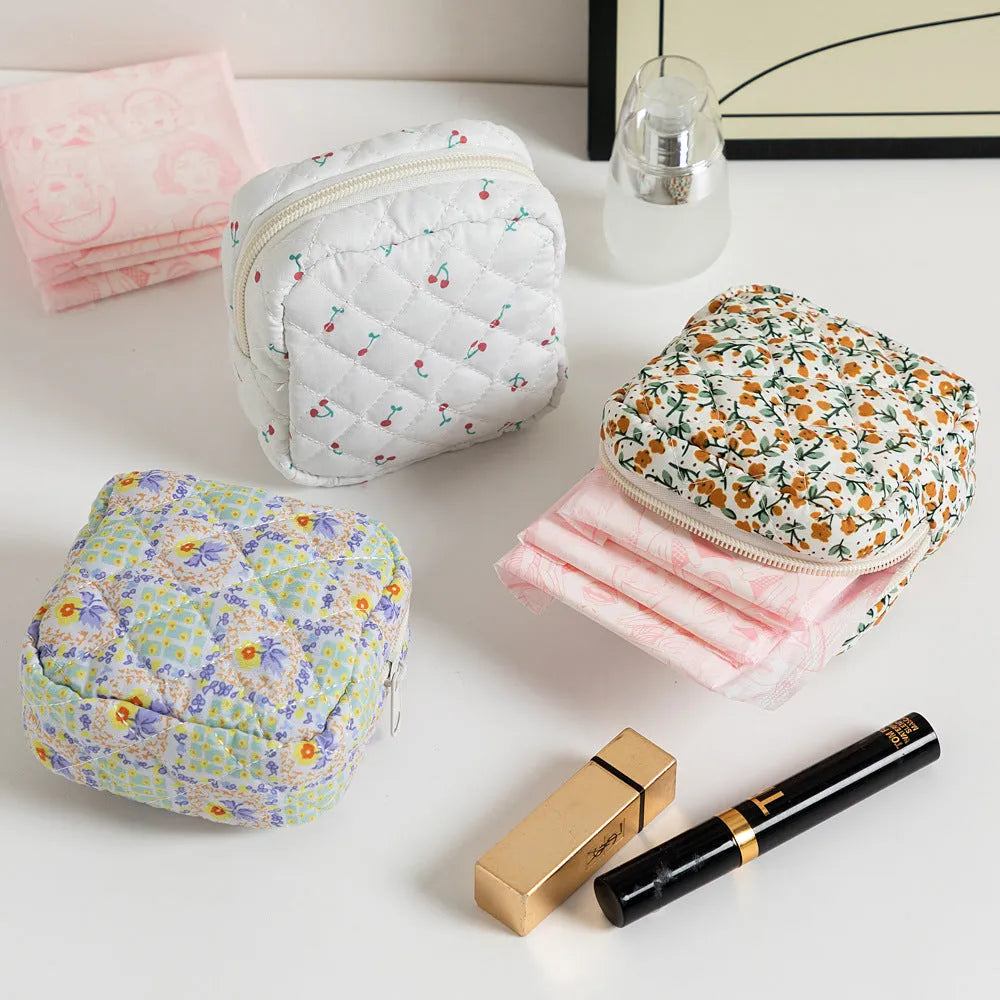 Women's floral polyester key storage bag with breathable fabric and sewing thread detailing