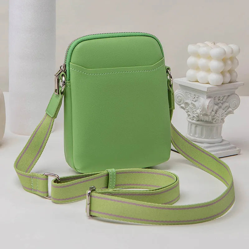 Small solid colour crossbody shoulder bag for women in PU material, shown in beige colour
