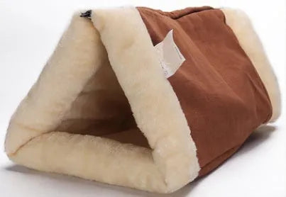 Cat tunnel sleeping bag in suede and plush fabric with crinkle sound feature, 90x75cm