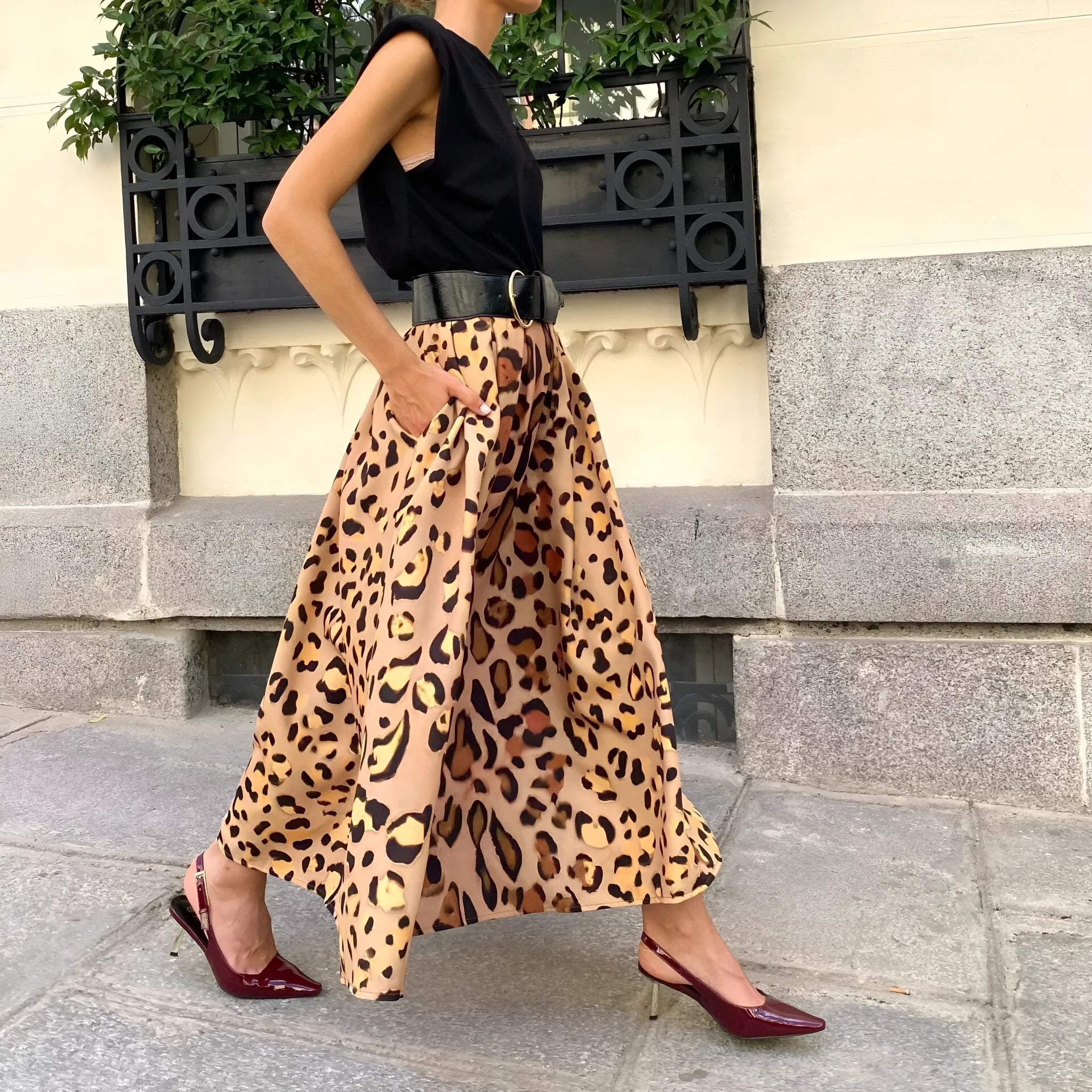 Brown leopard print women's A-line long skirt with elastic waistband