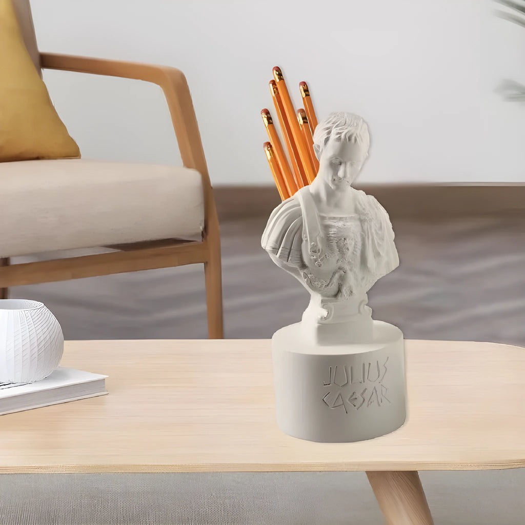 White American Creative Character Modeling Pen Holder in synthetic resin for desktop pen organisation